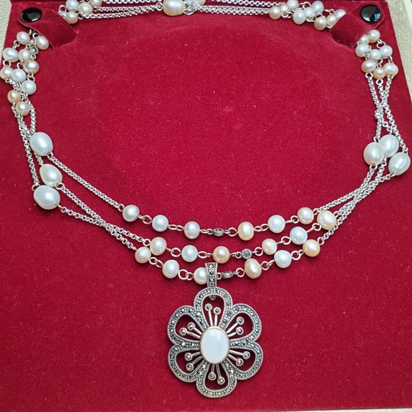 Victoria Crowne & Company Necklace - Picture 3 of 15